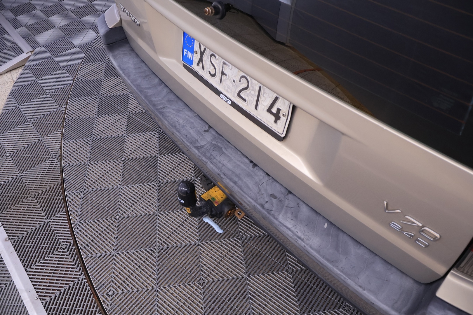 VOLVO V70 2003