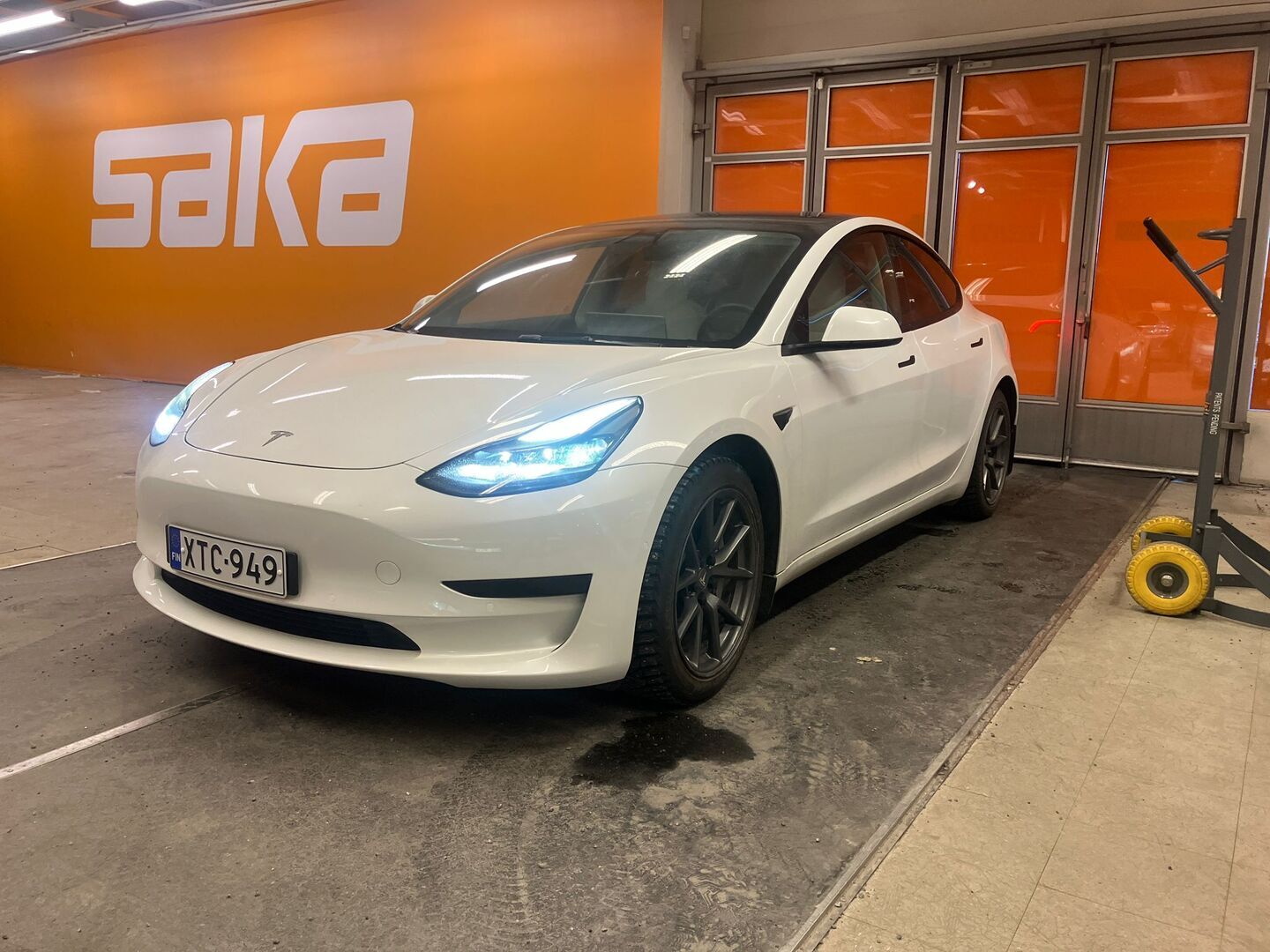 TESLA Model 3 2021