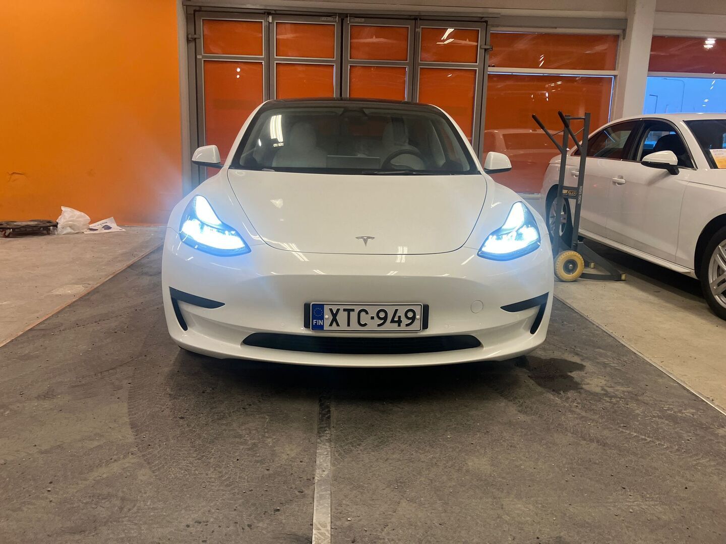 TESLA Model 3 2021