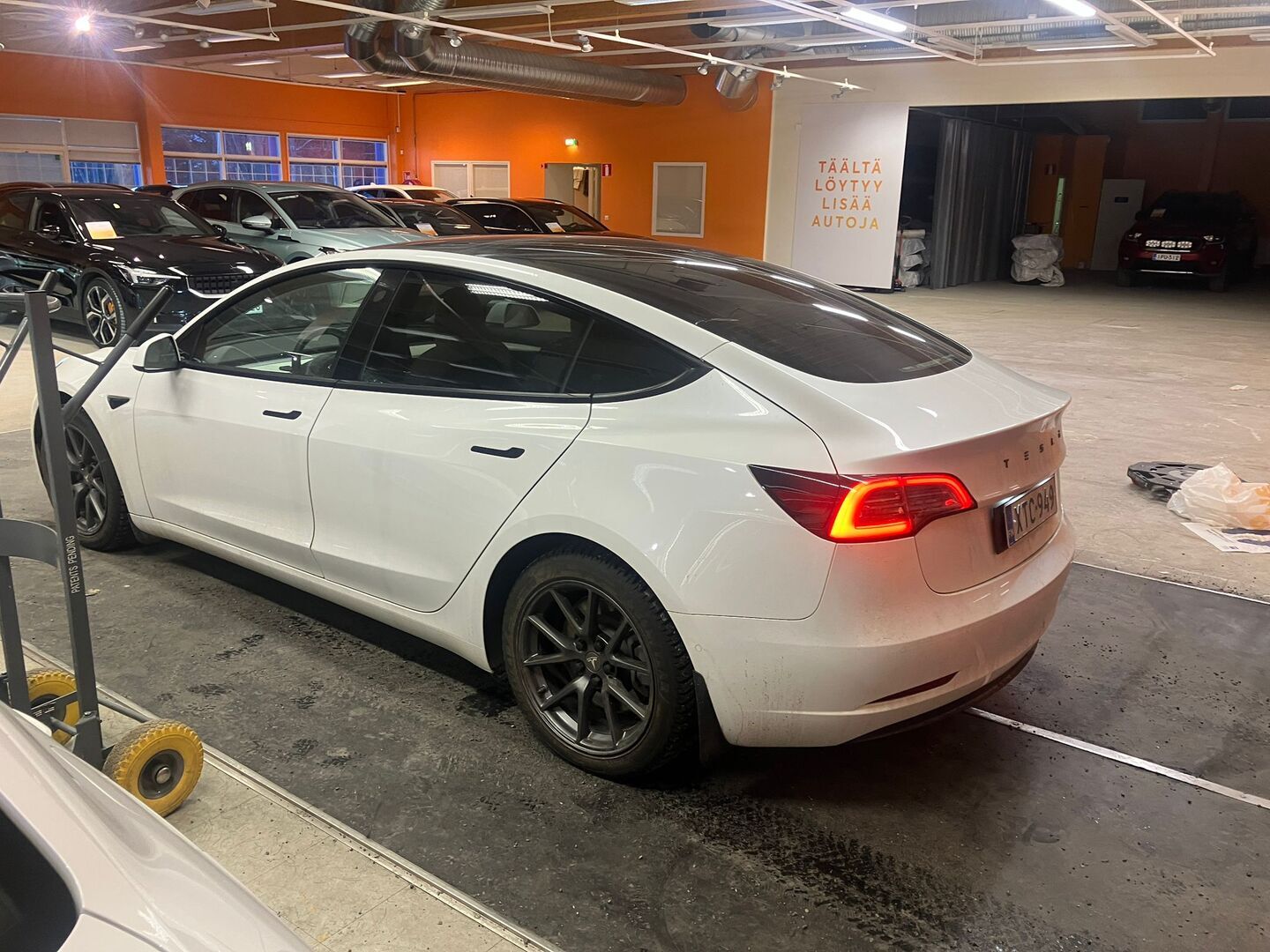 TESLA Model 3 2021