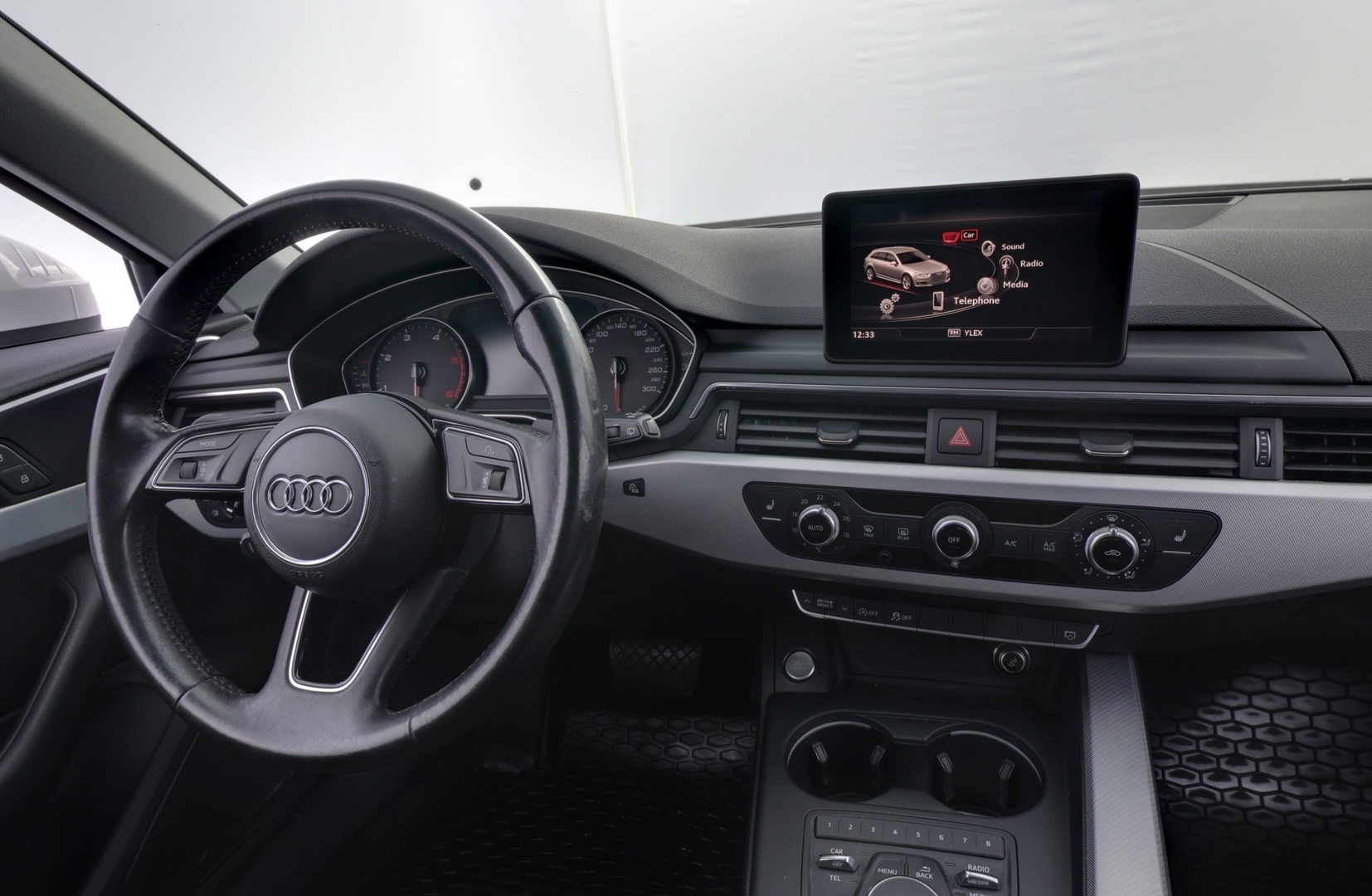 AUDI A4 2016
