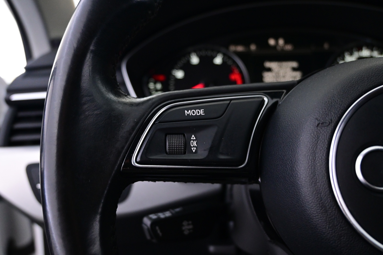 AUDI A4 2016