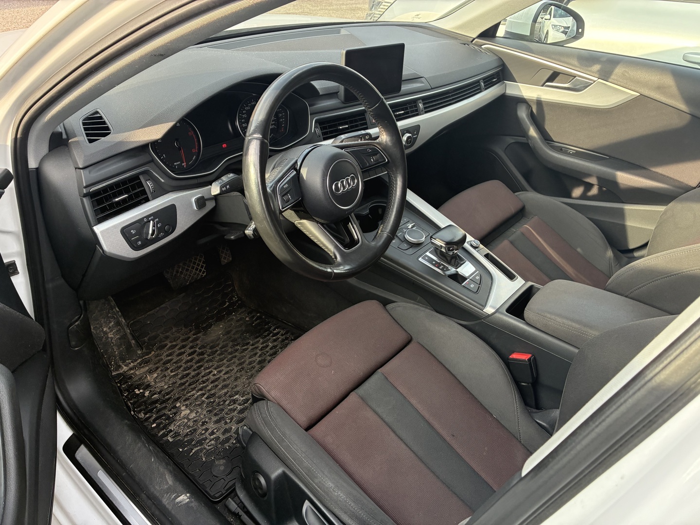 AUDI A4 2016