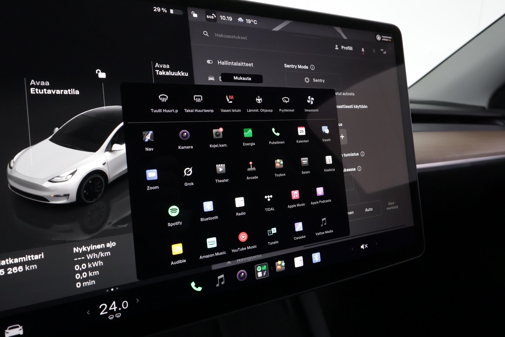 TESLA Model Y 2023