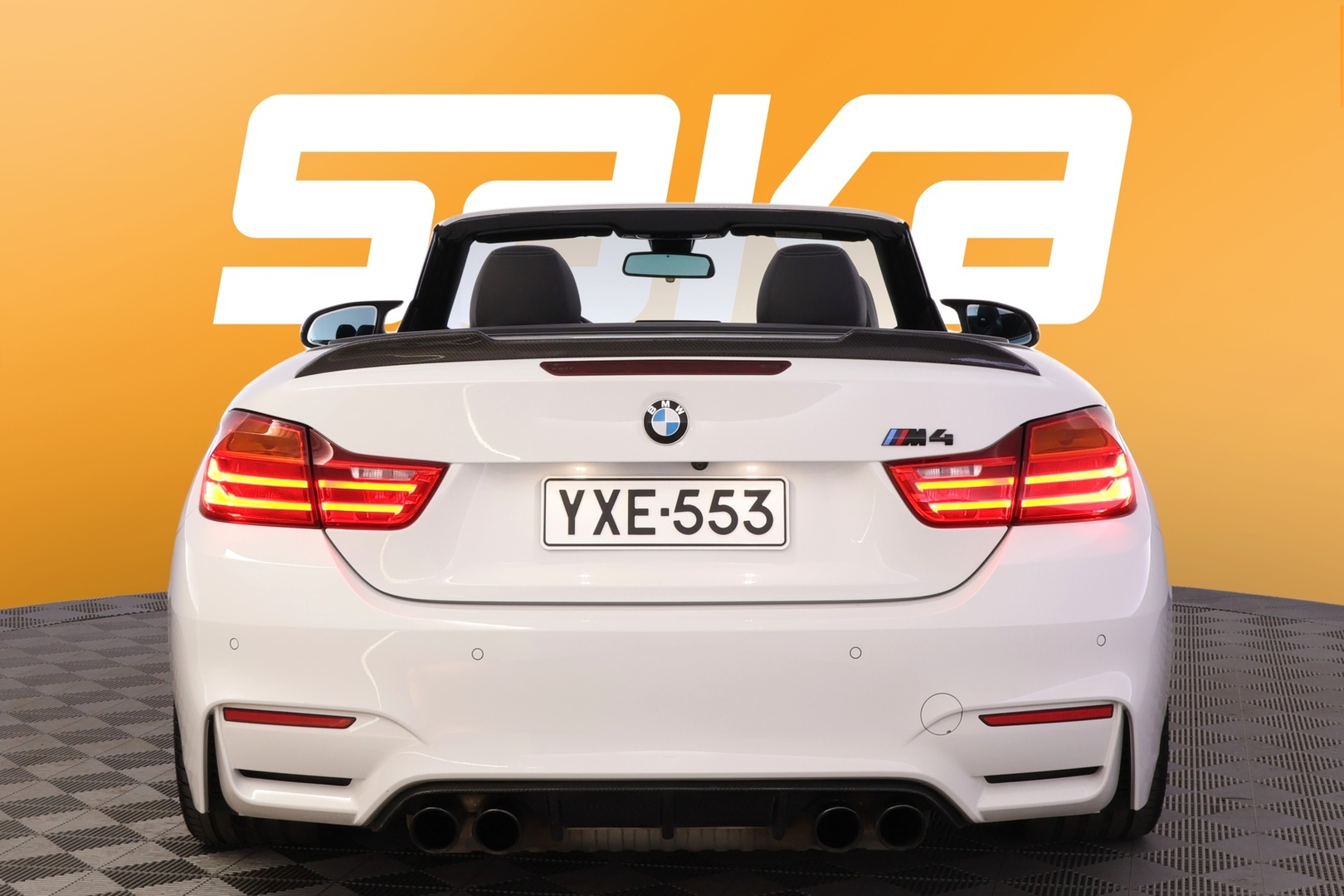 BMW M4 2015