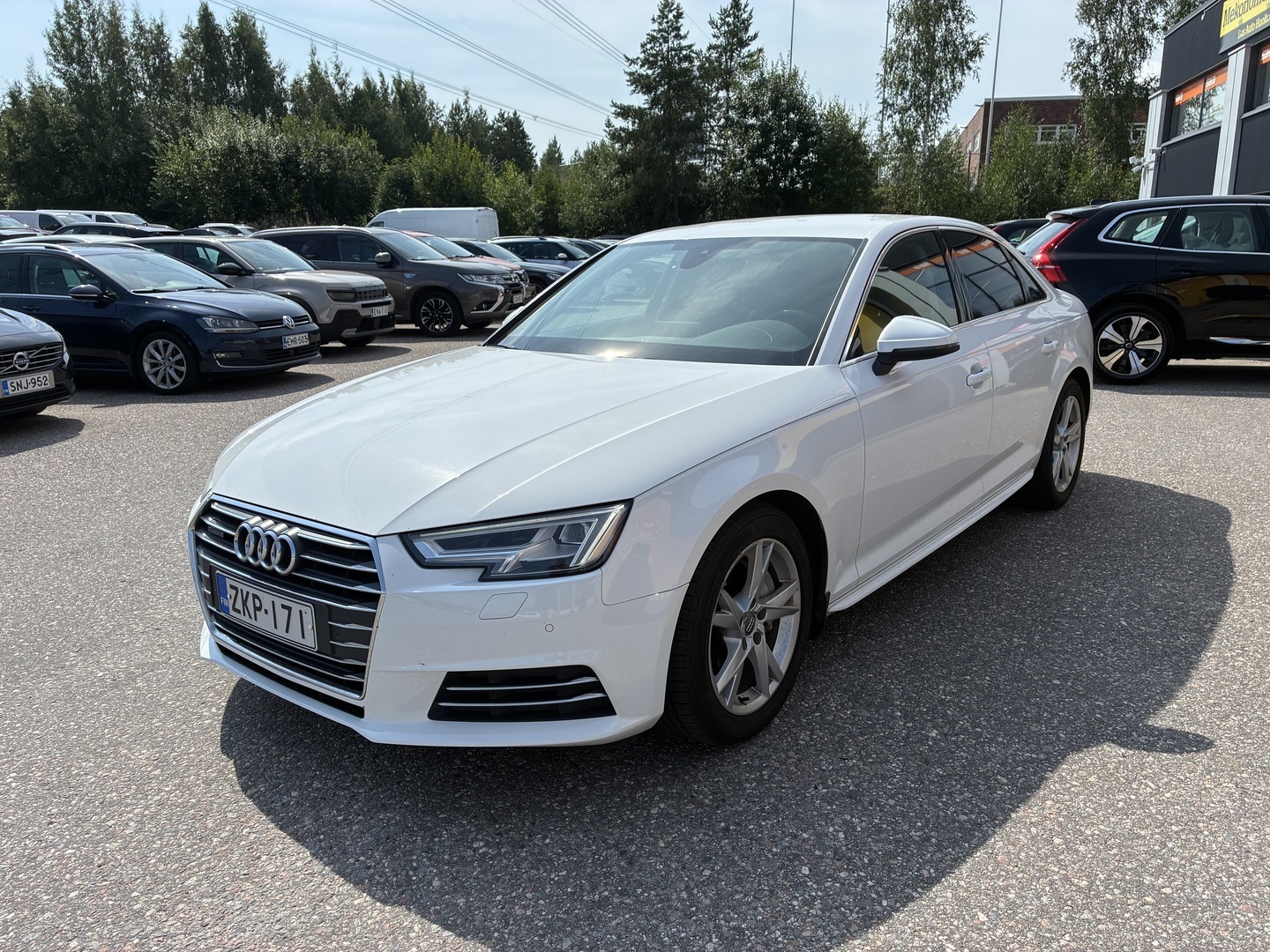 AUDI A4 2016