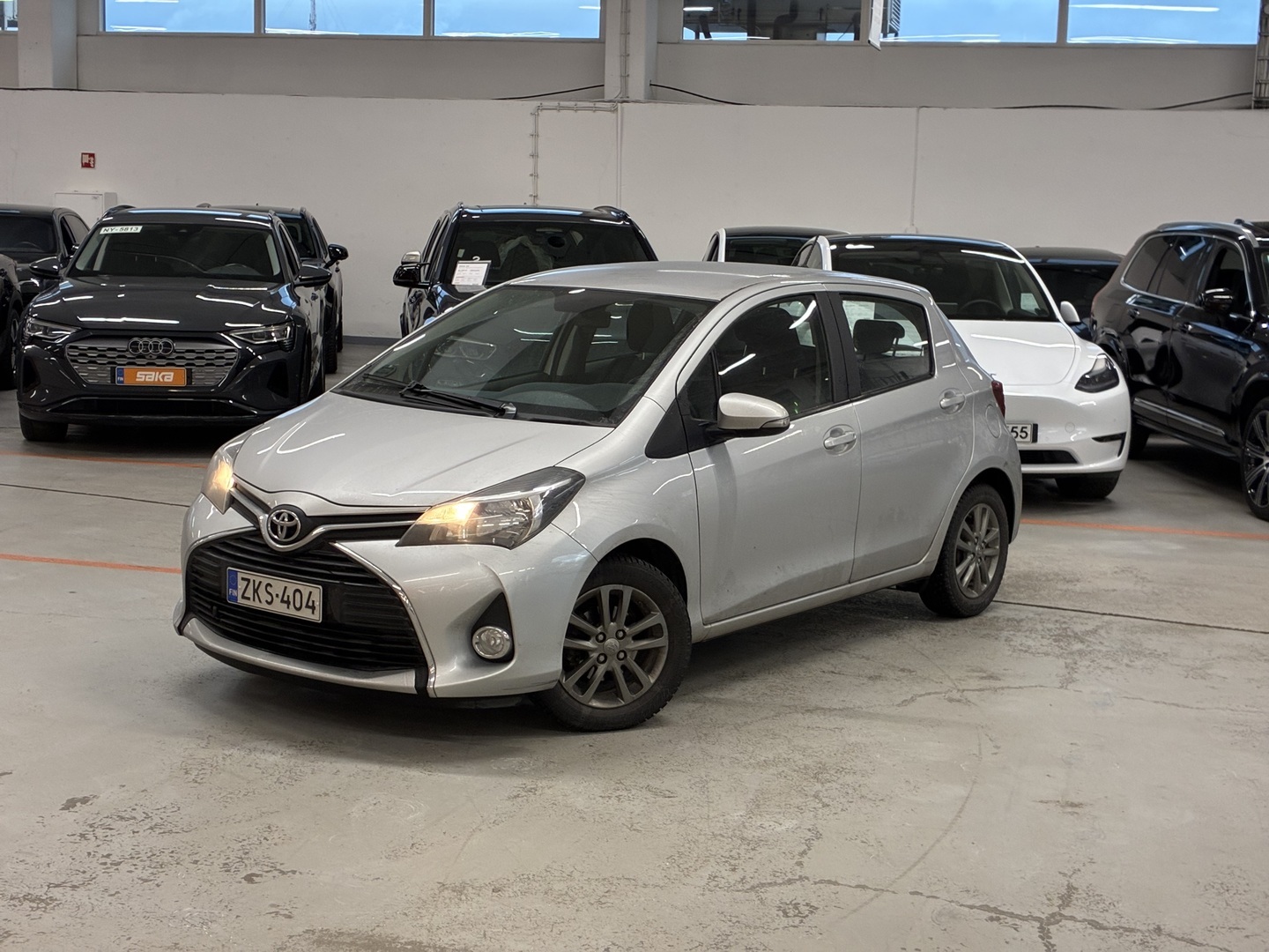 TOYOTA Yaris 2015