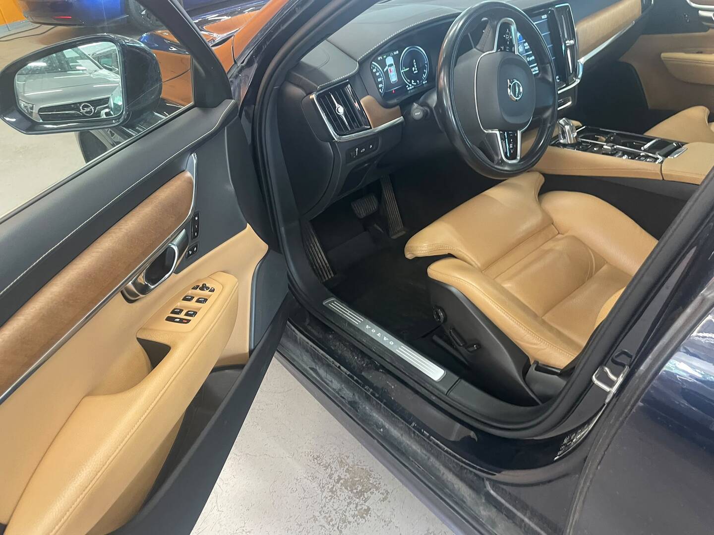 VOLVO V90 2019