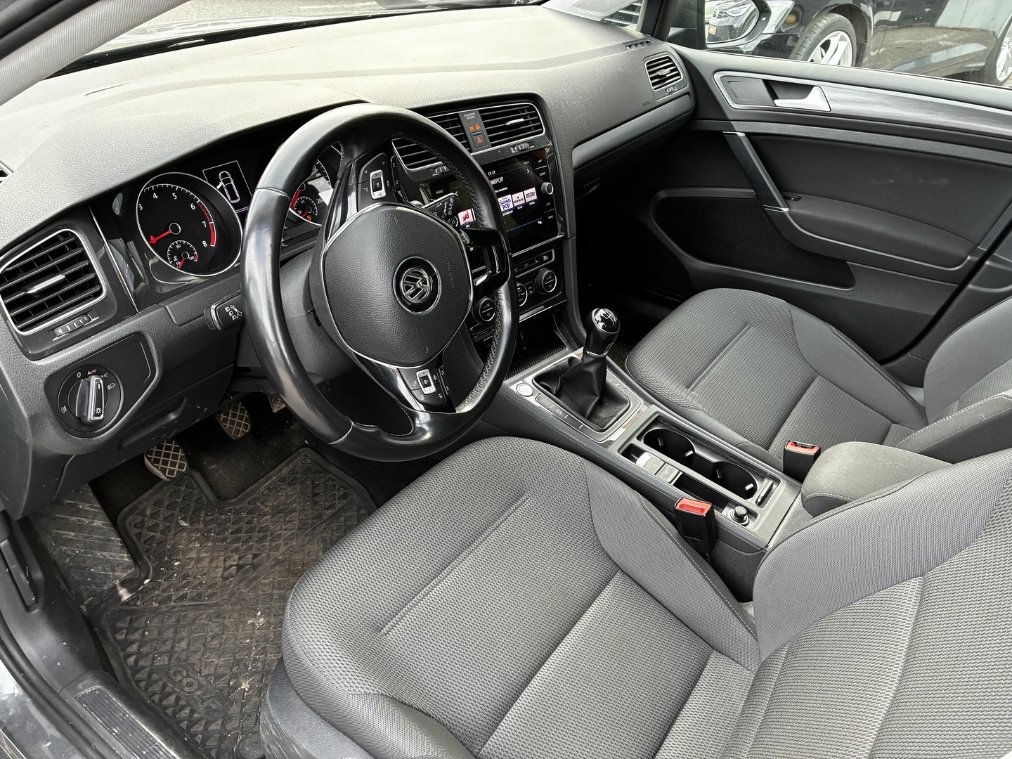 VOLKSWAGEN Golf 2020