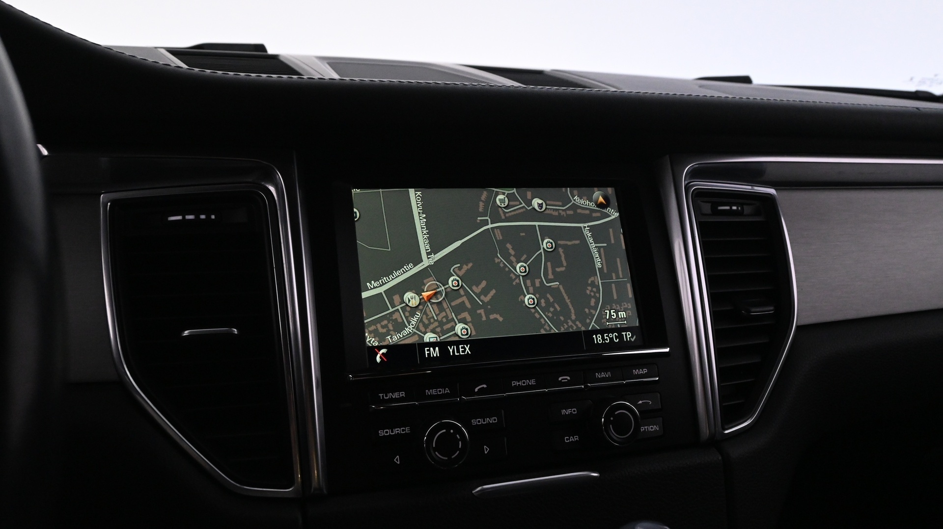 PORSCHE Macan 2015