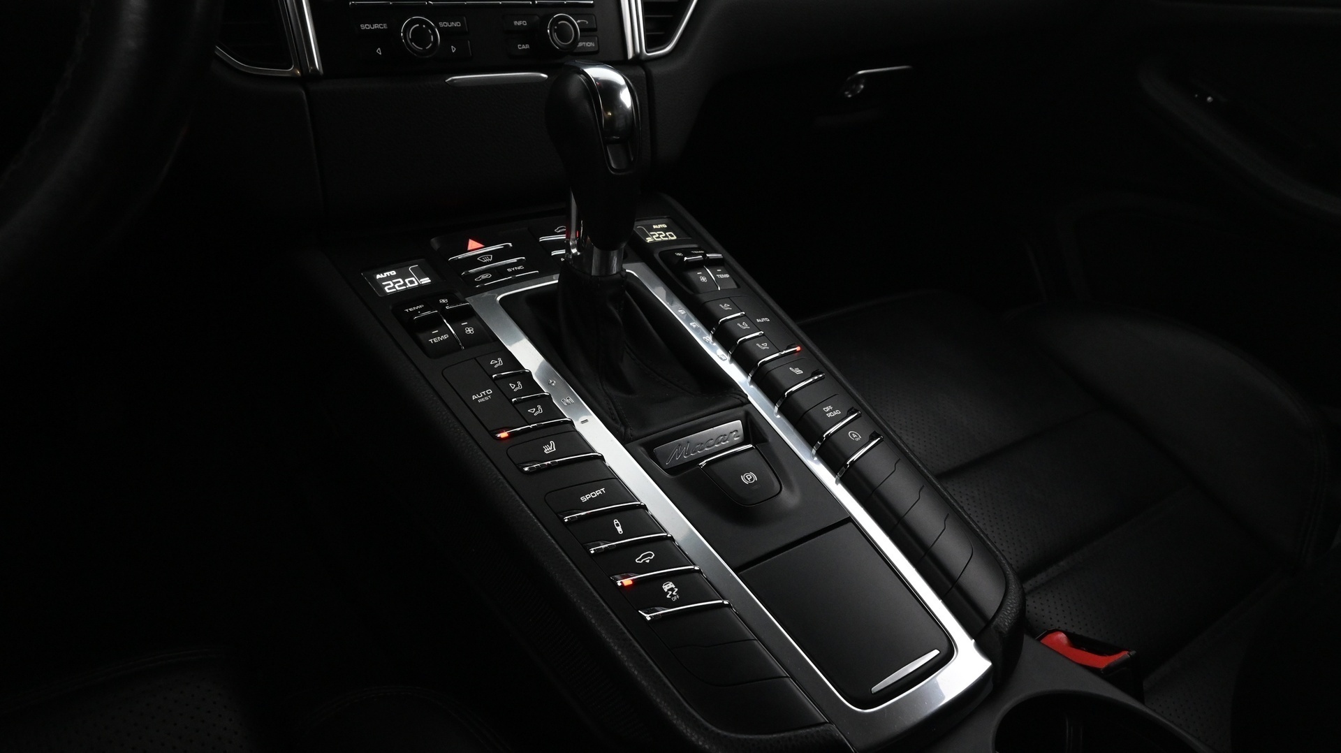 PORSCHE Macan 2015