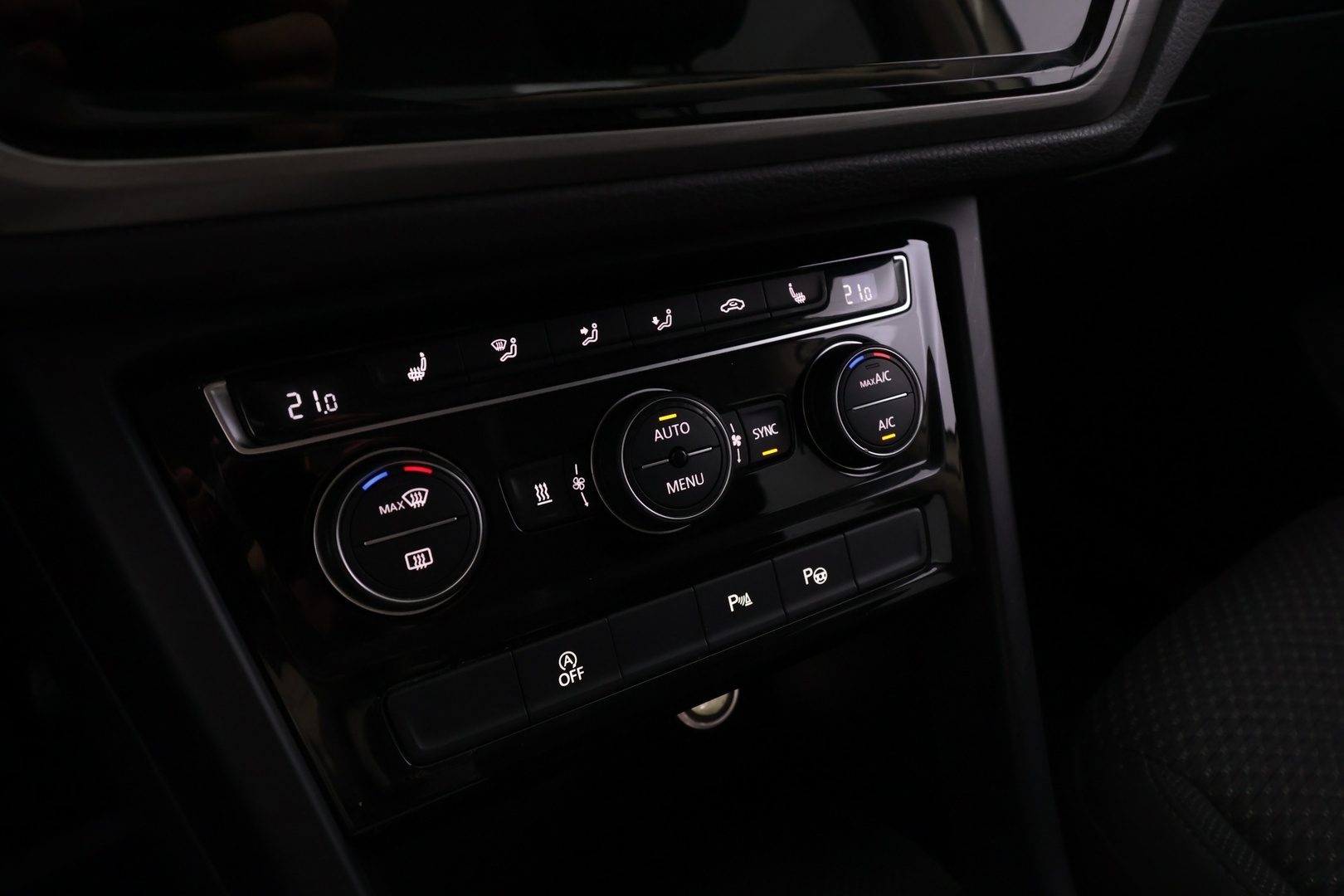 VOLKSWAGEN Touran 2017