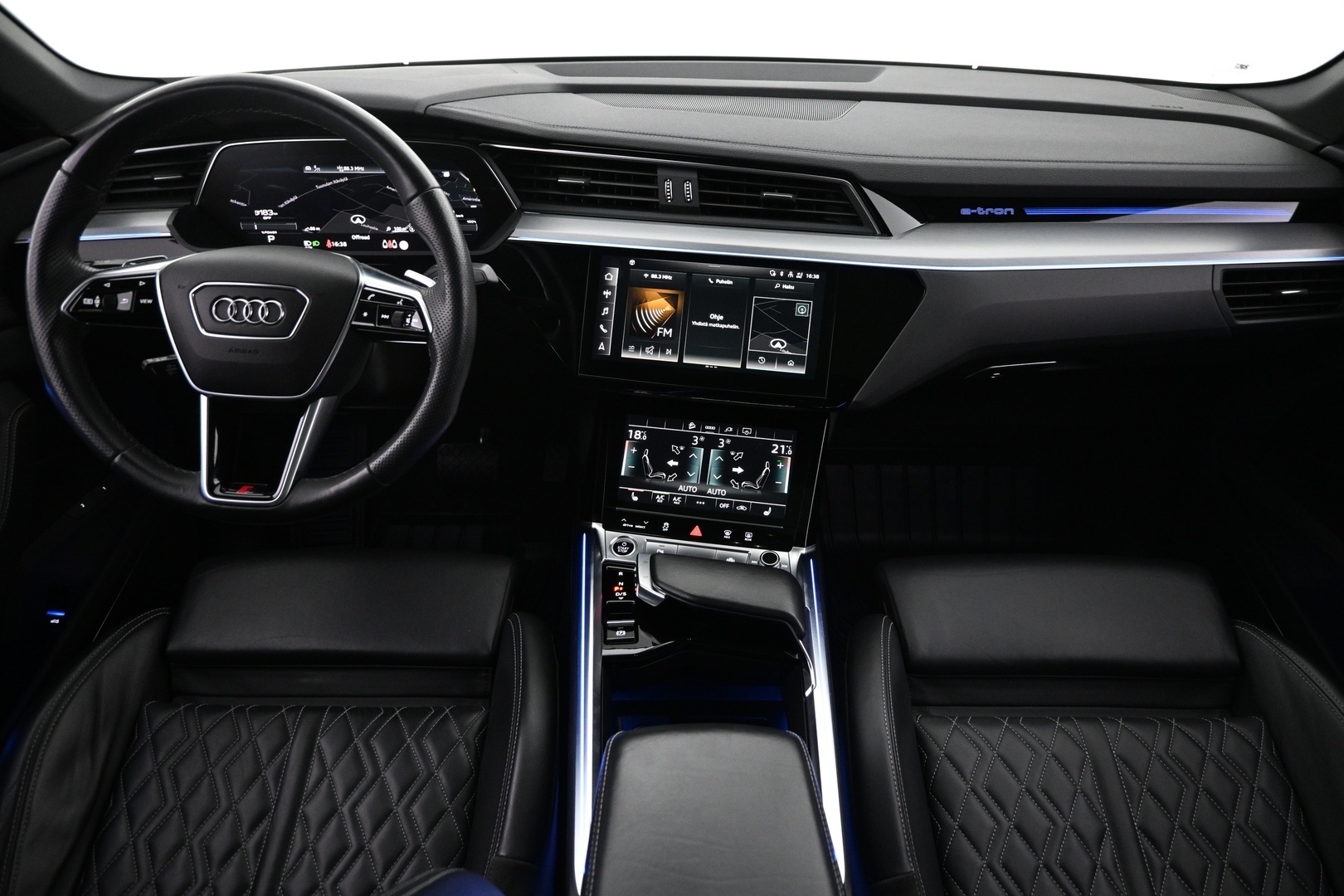 AUDI e-tron 2021