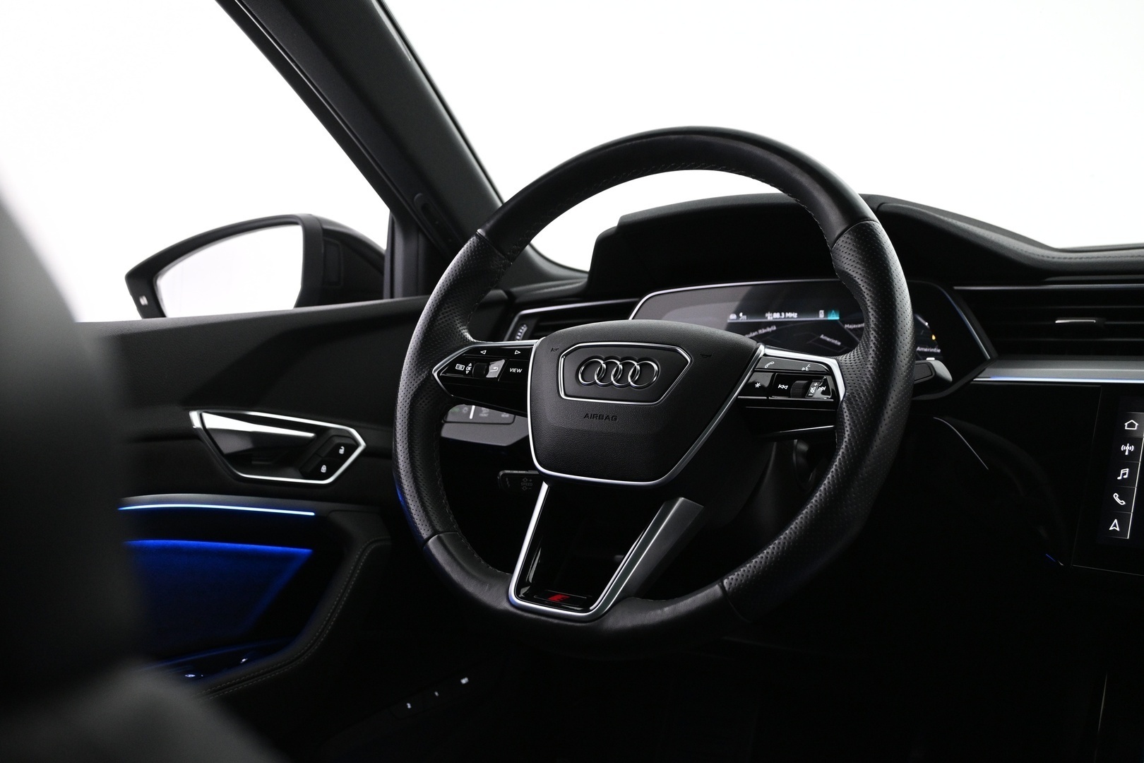 AUDI e-tron 2021