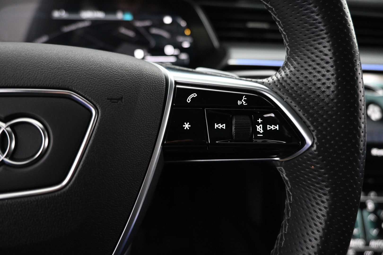 AUDI e-tron 2021