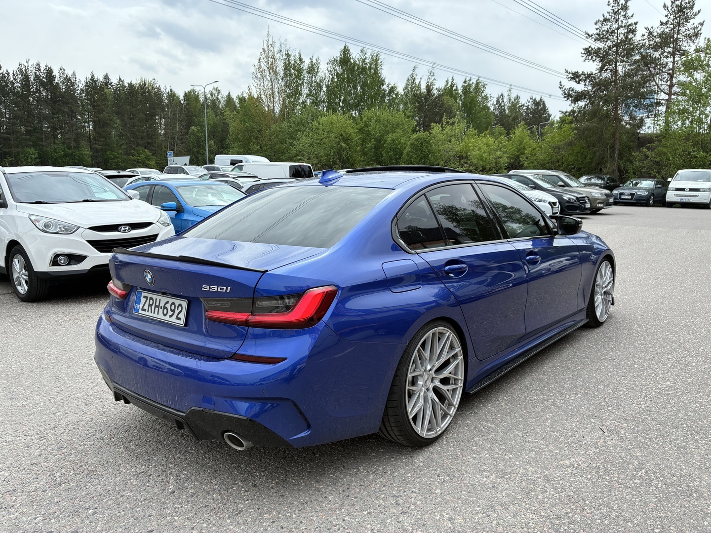 BMW 330 2019