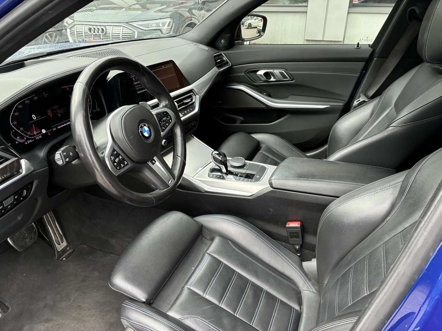 BMW 330 2019