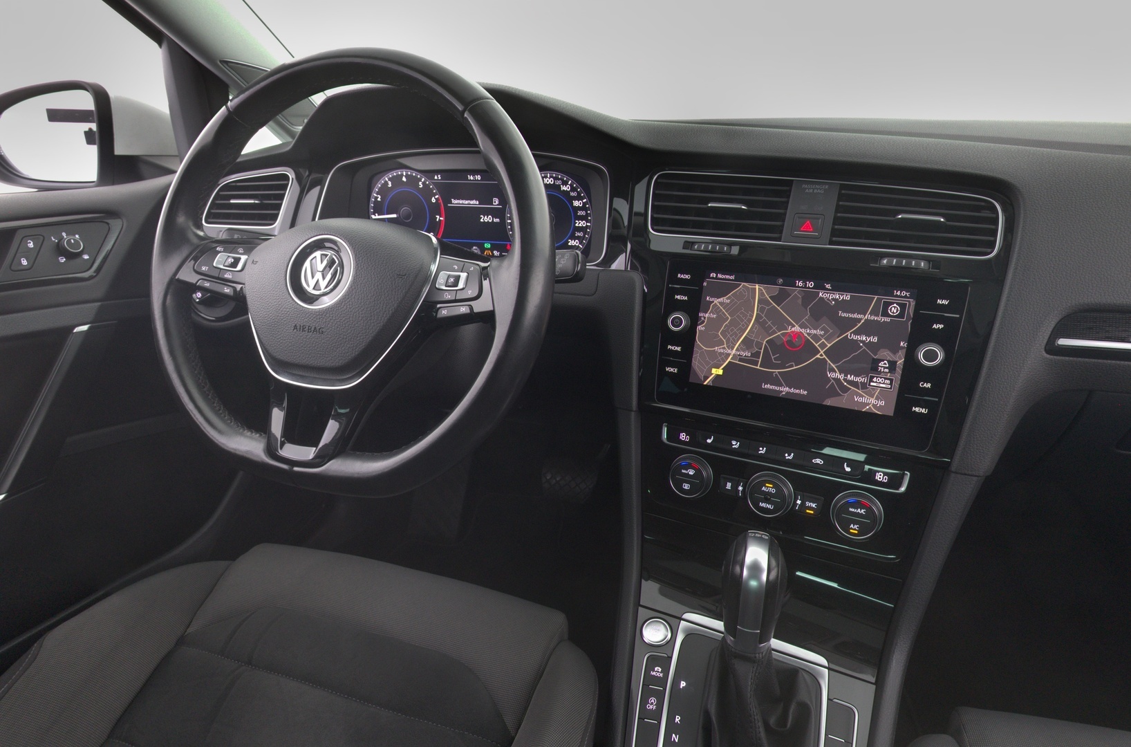 VOLKSWAGEN Golf 2018