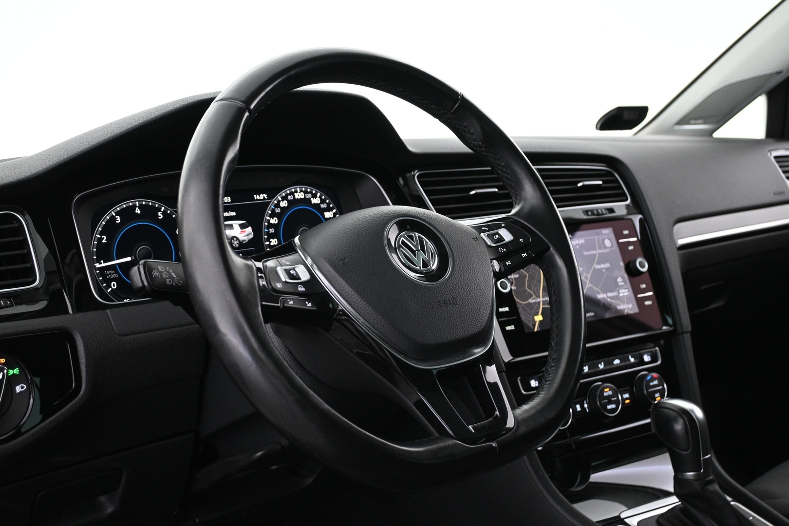 VOLKSWAGEN Golf 2018