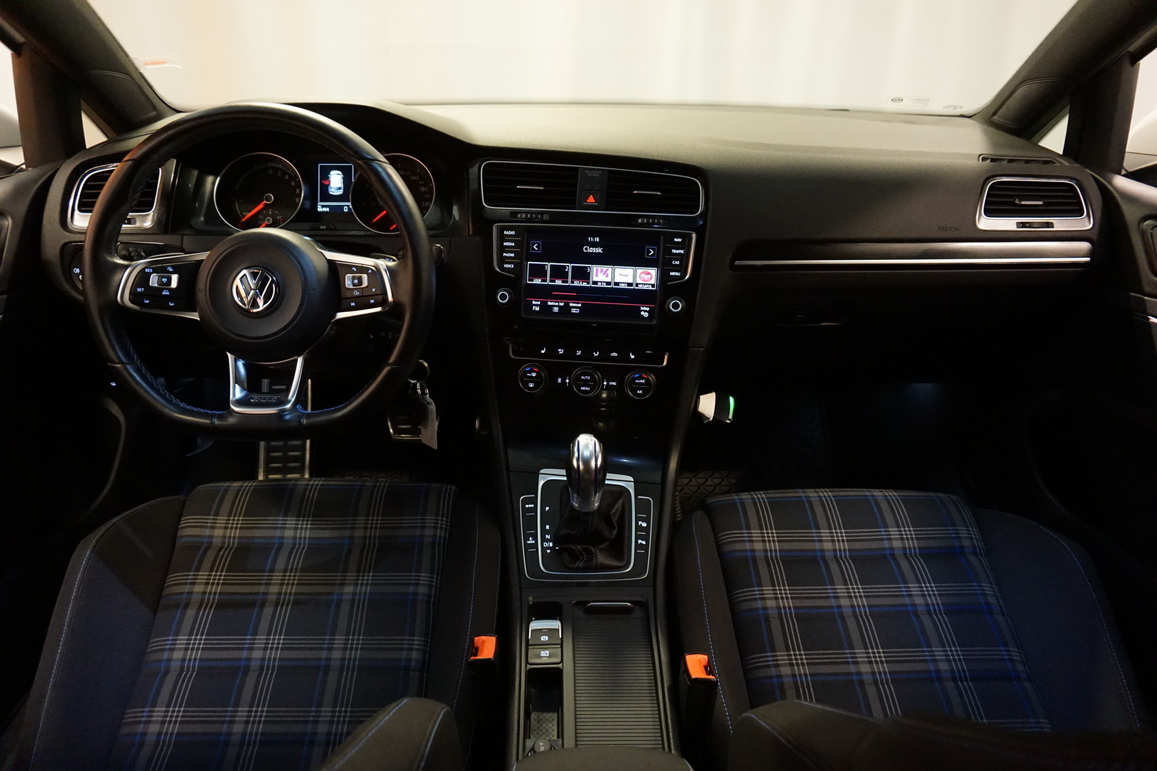 VOLKSWAGEN Golf 2015