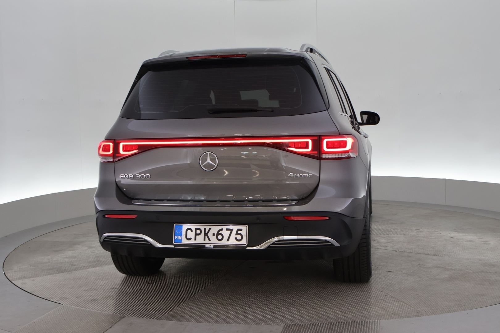 MERCEDES-BENZ EQB 2022