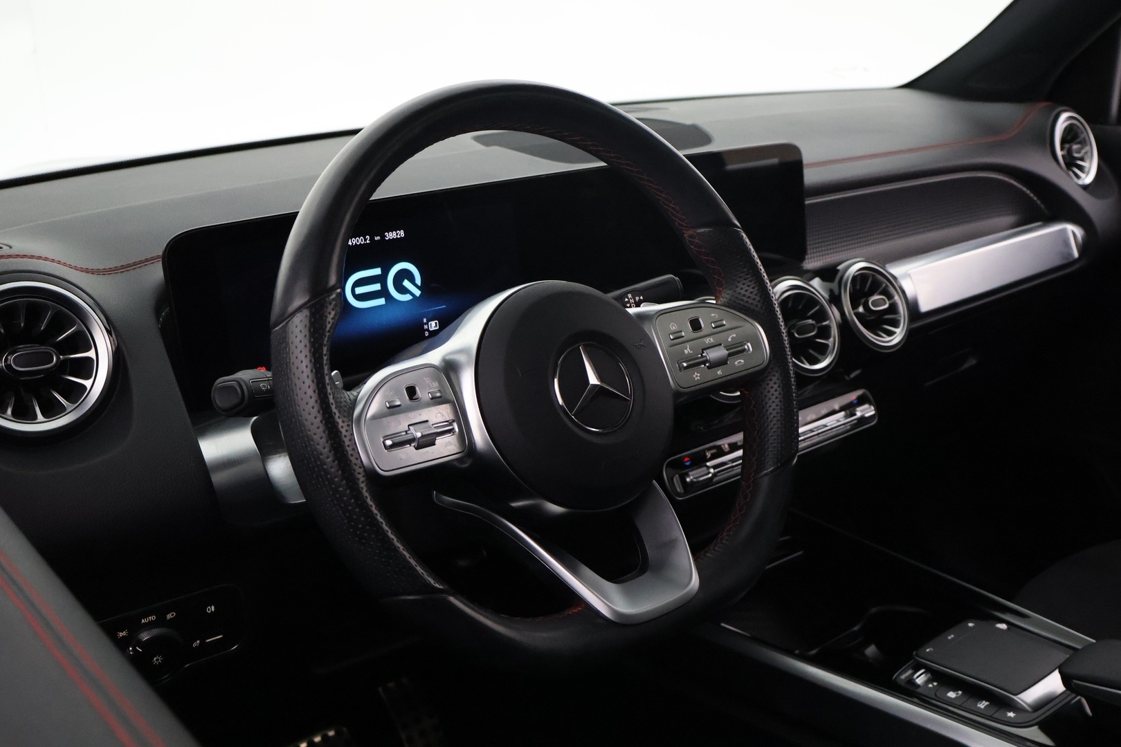 MERCEDES-BENZ EQB 2022