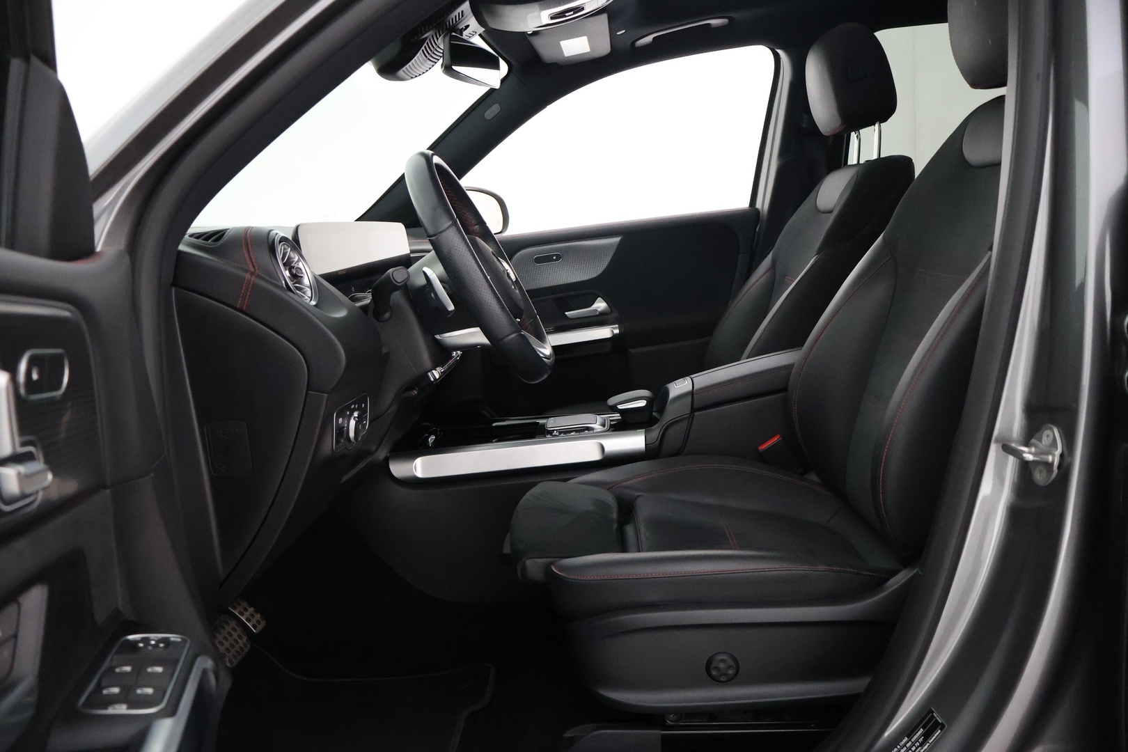 MERCEDES-BENZ EQB 2022