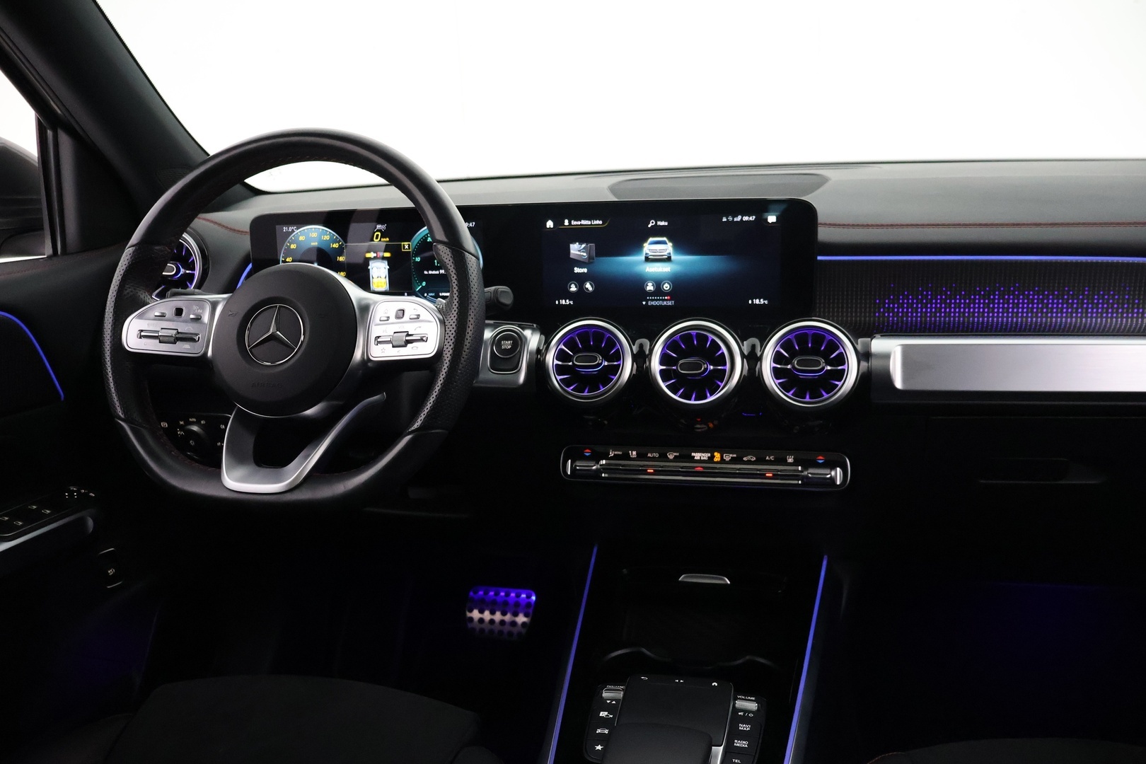 MERCEDES-BENZ EQB 2022