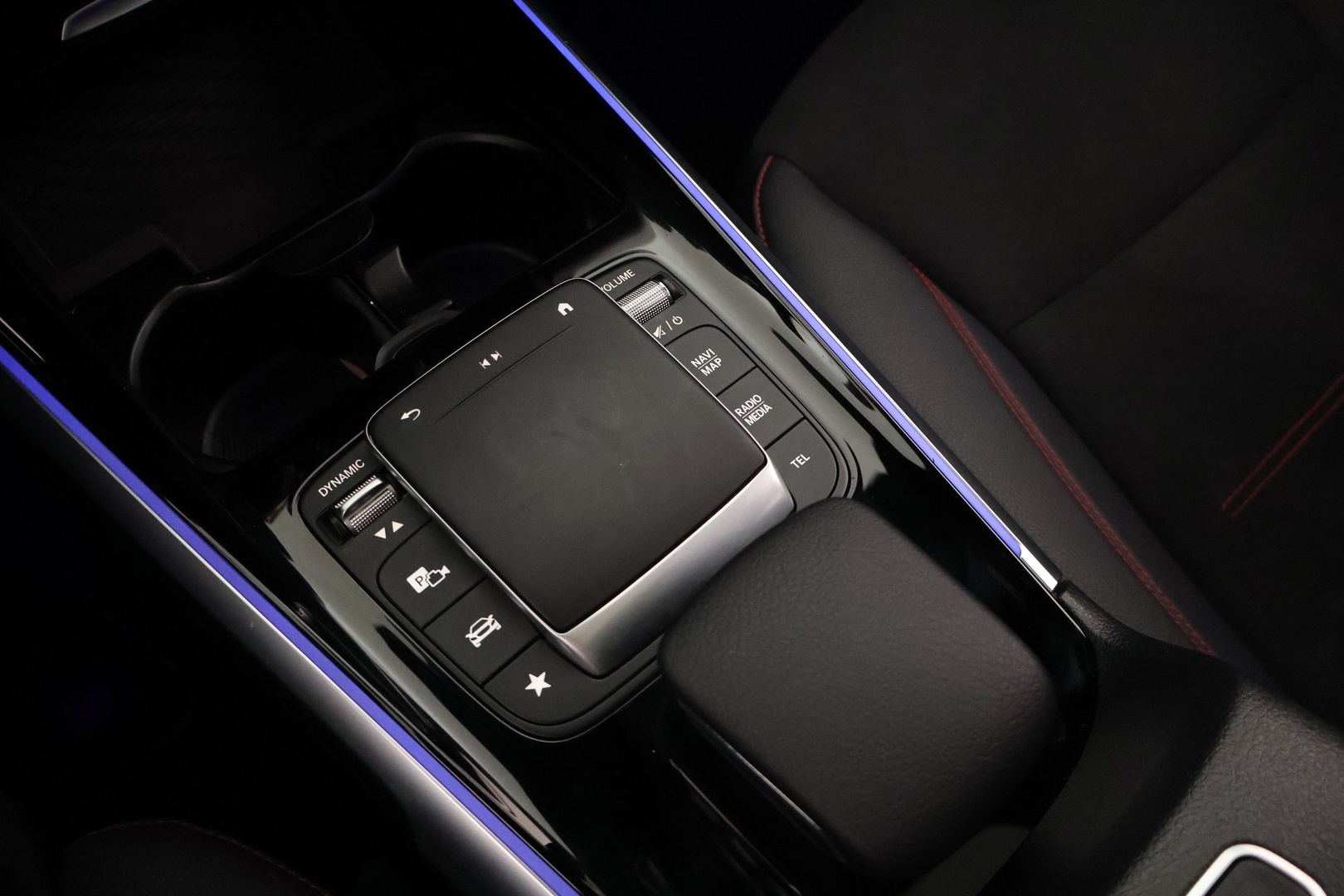 MERCEDES-BENZ EQB 2022