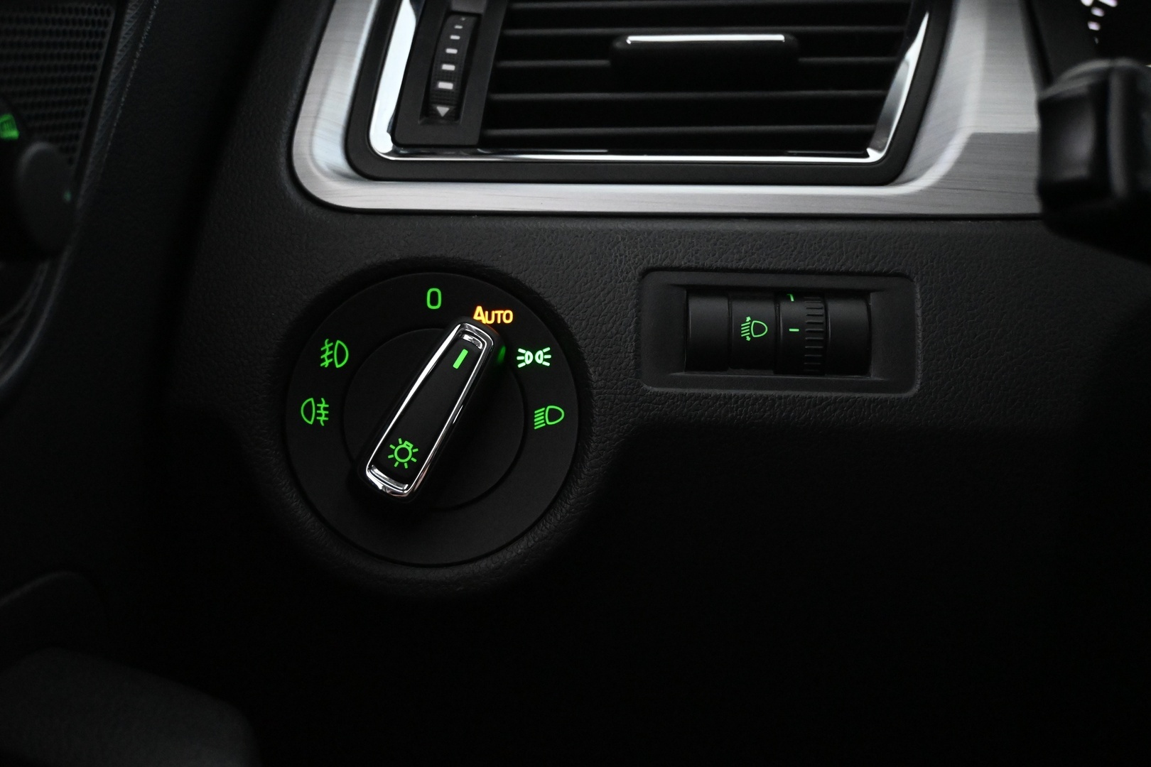 SKODA Rapid 2015
