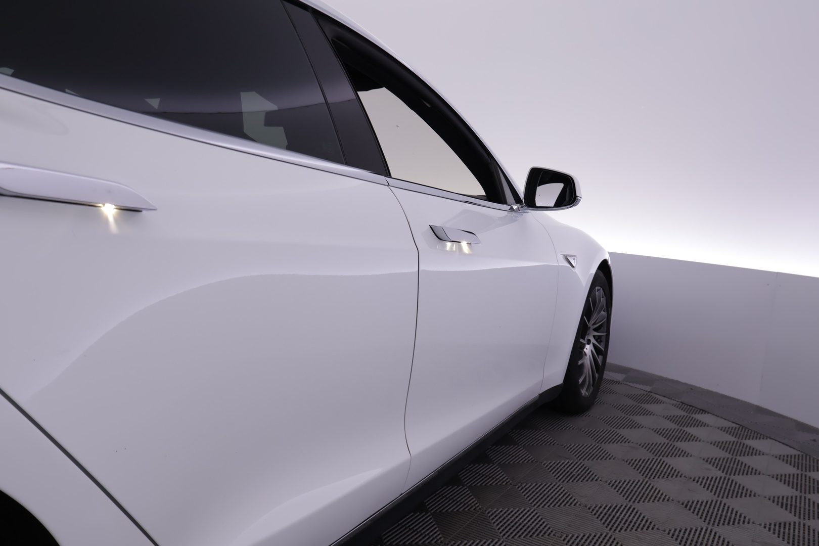 TESLA Model S 2015