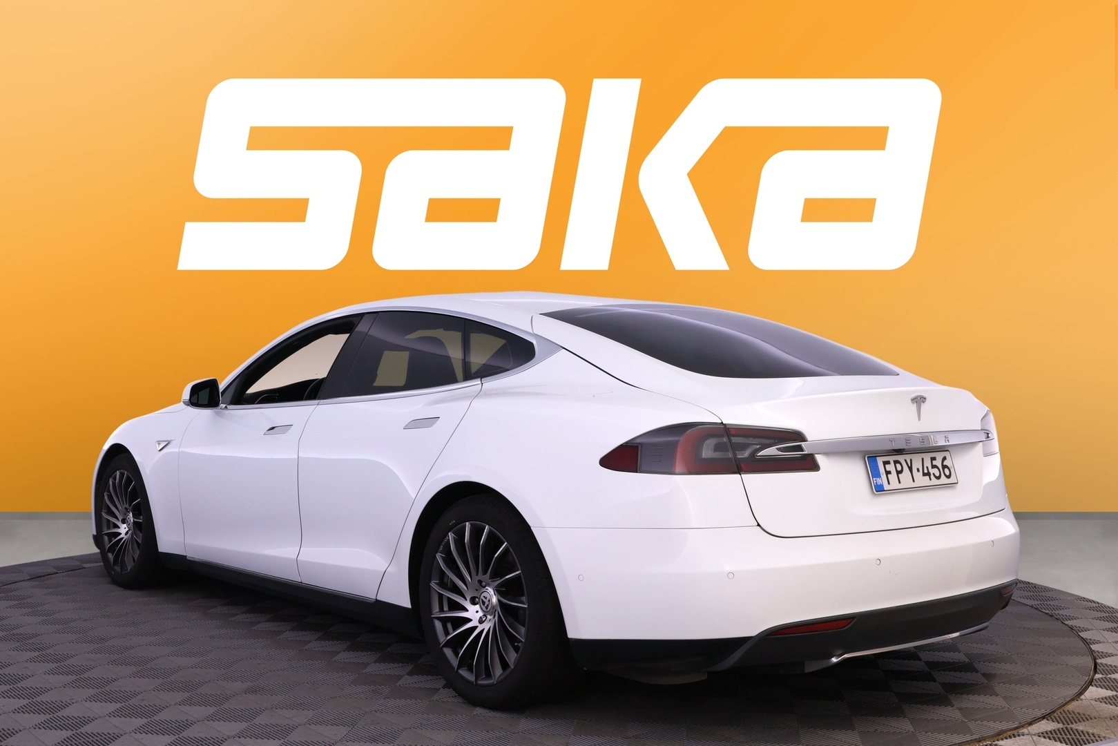 TESLA Model S 2015