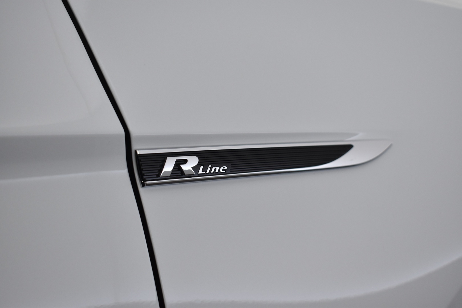 VOLKSWAGEN Passat 2024