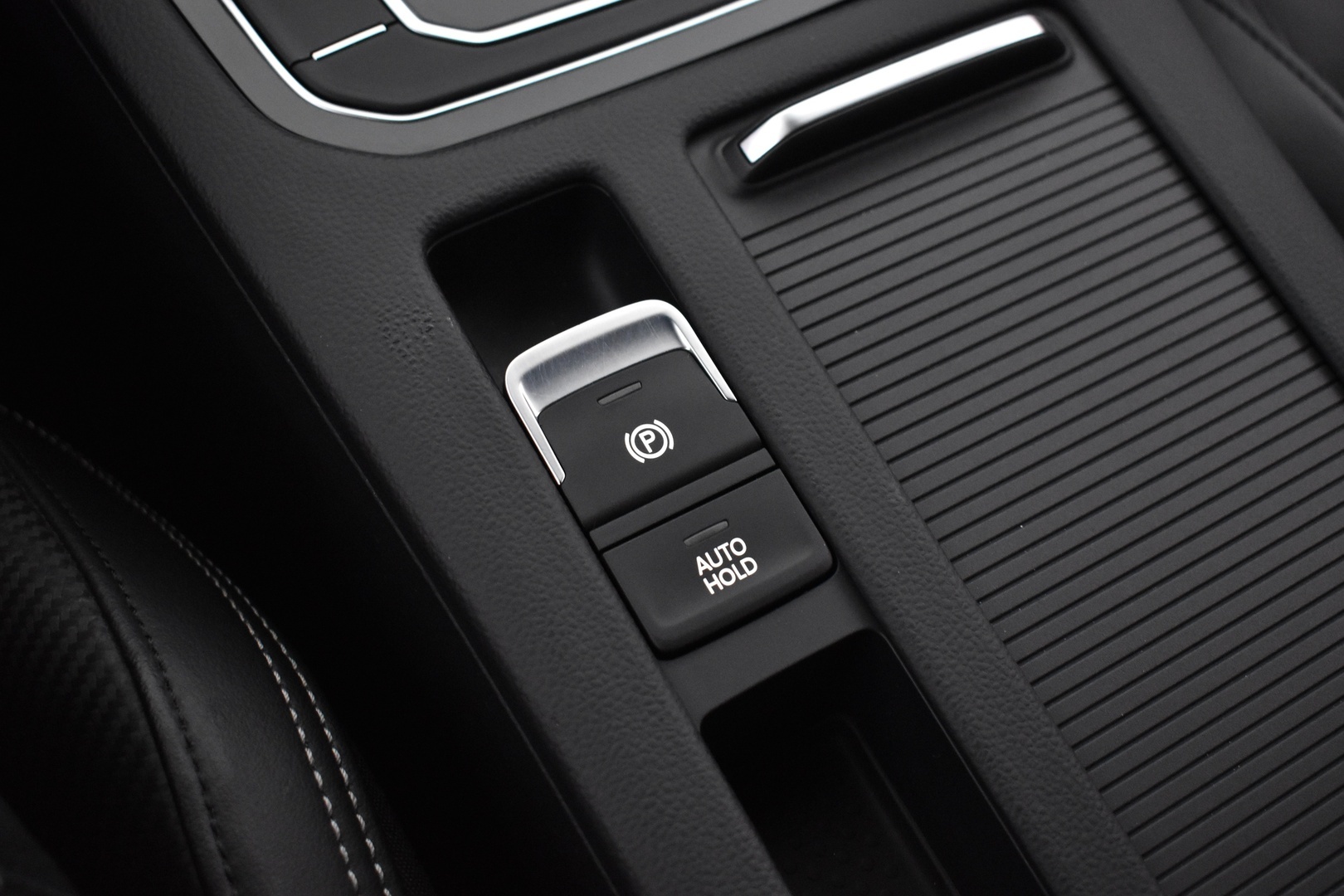 VOLKSWAGEN Passat 2024