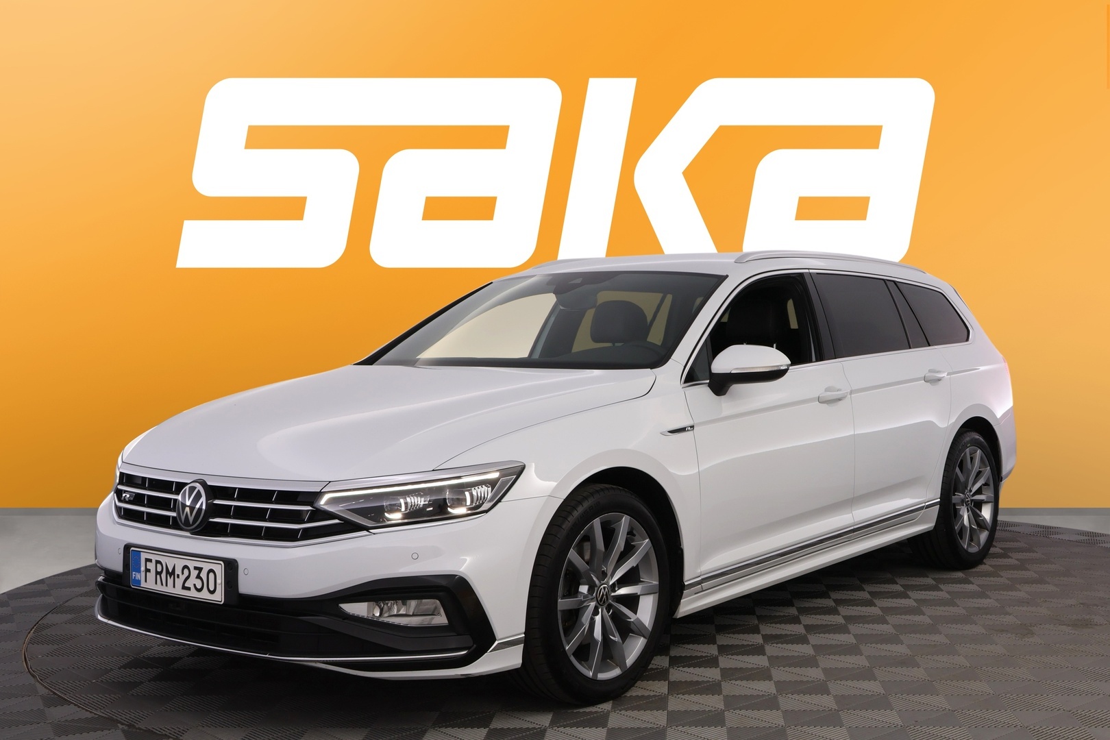 VOLKSWAGEN Passat 2024