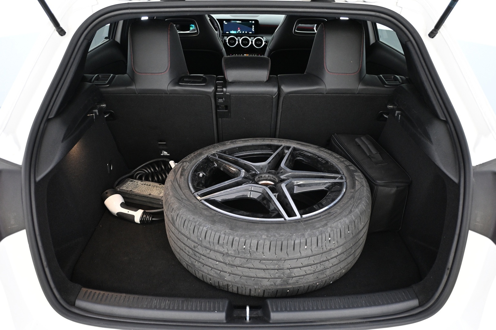 MERCEDES-BENZ A 2021