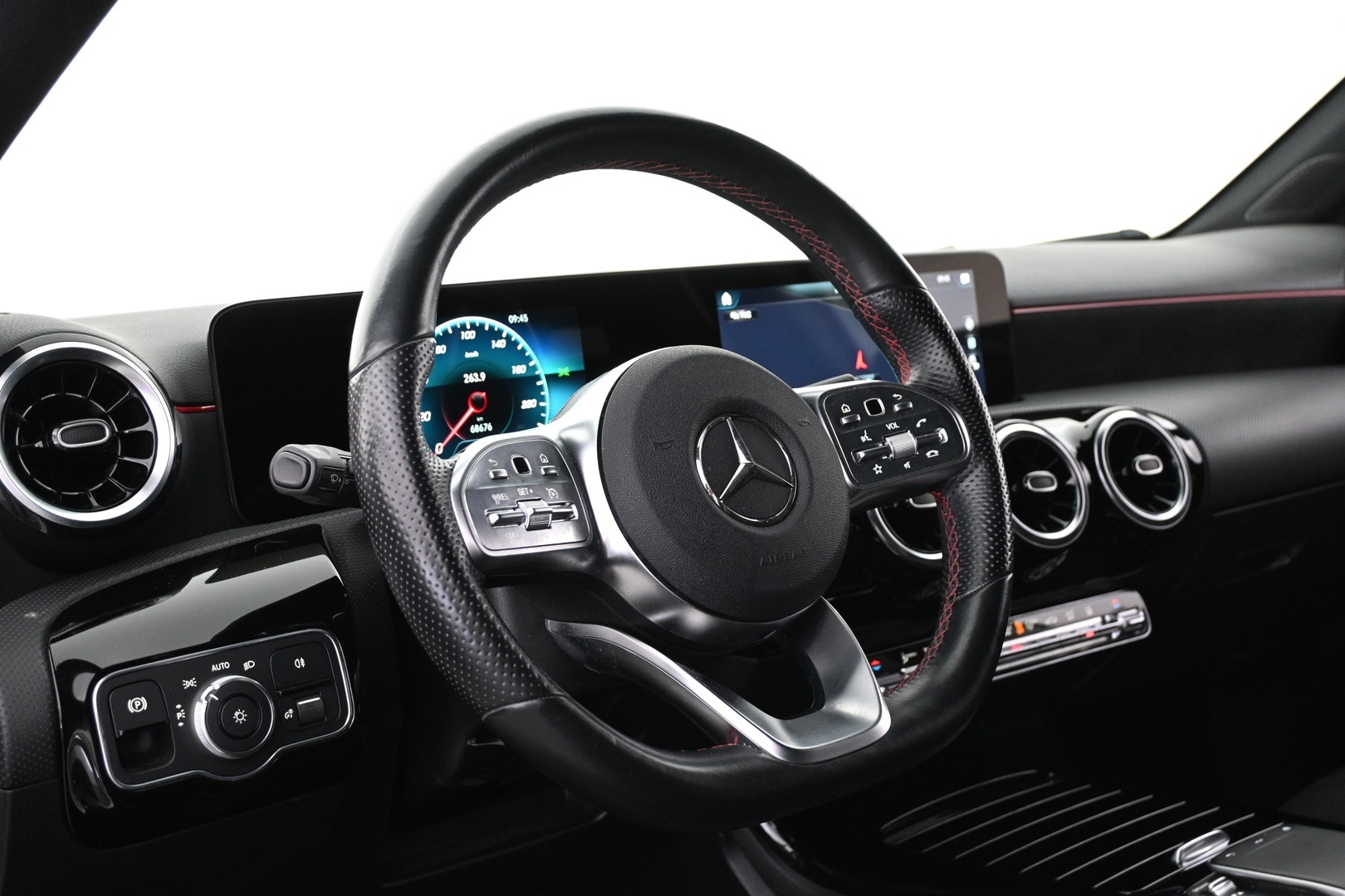 MERCEDES-BENZ A 2021