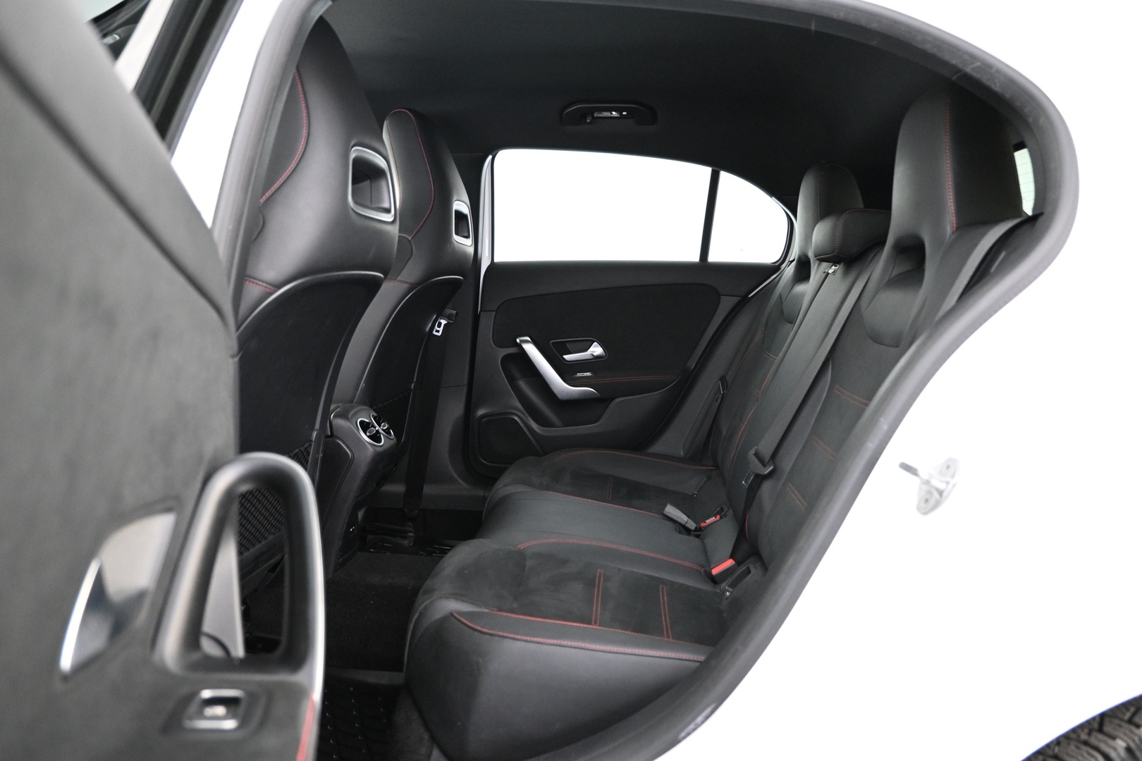 MERCEDES-BENZ A 2021