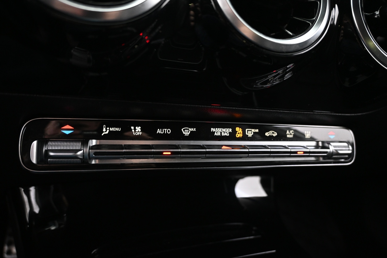 MERCEDES-BENZ A 2021