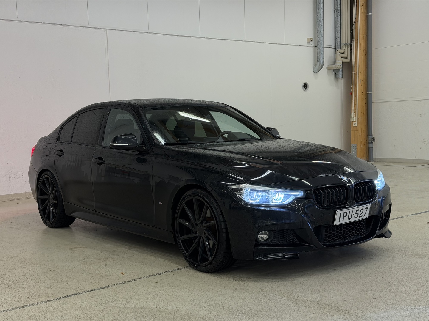 BMW 330 2018