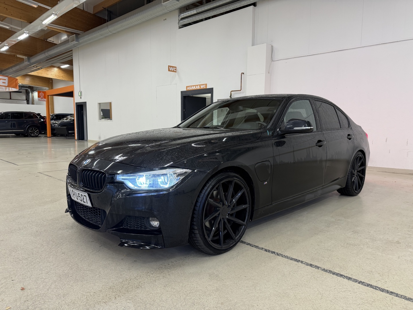BMW 330 2018