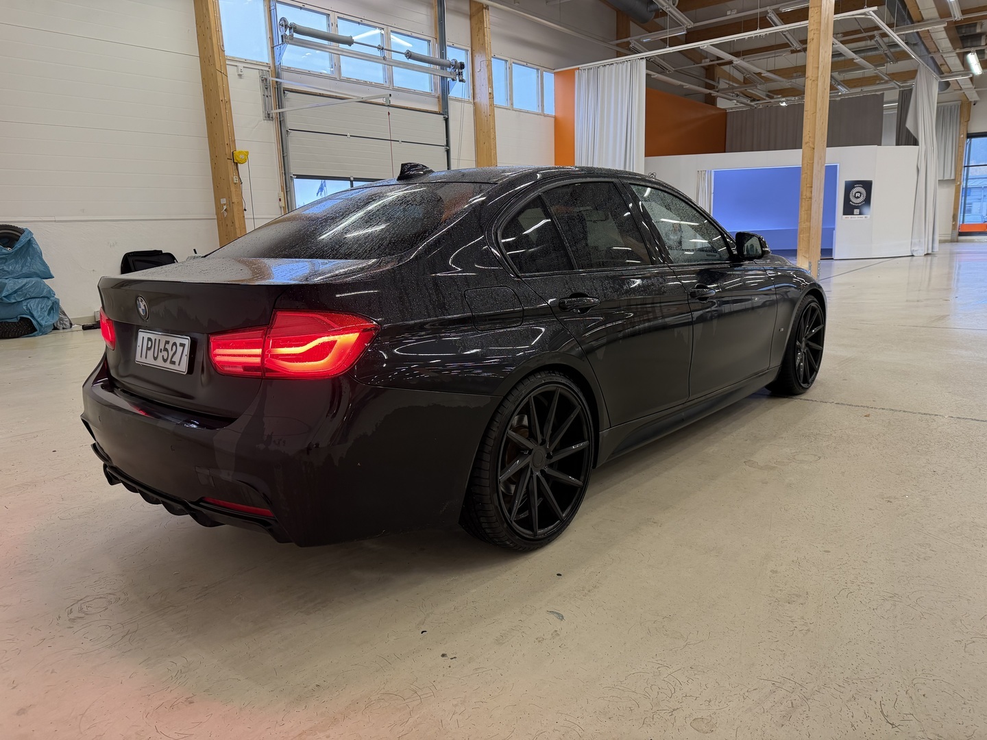 BMW 330 2018