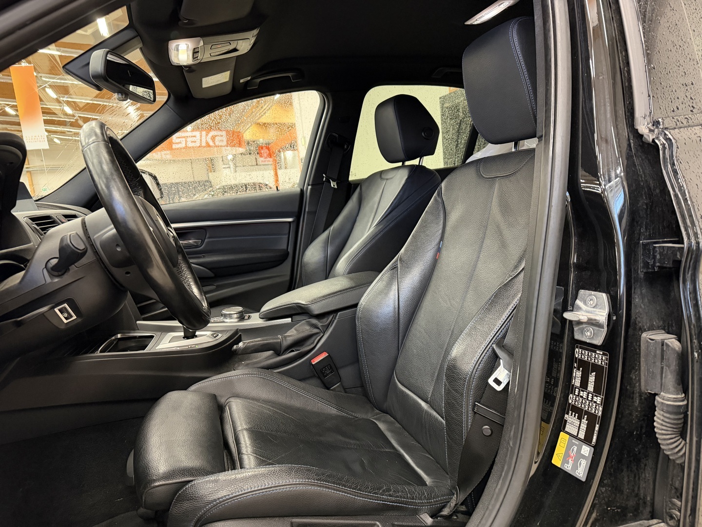 BMW 330 2018