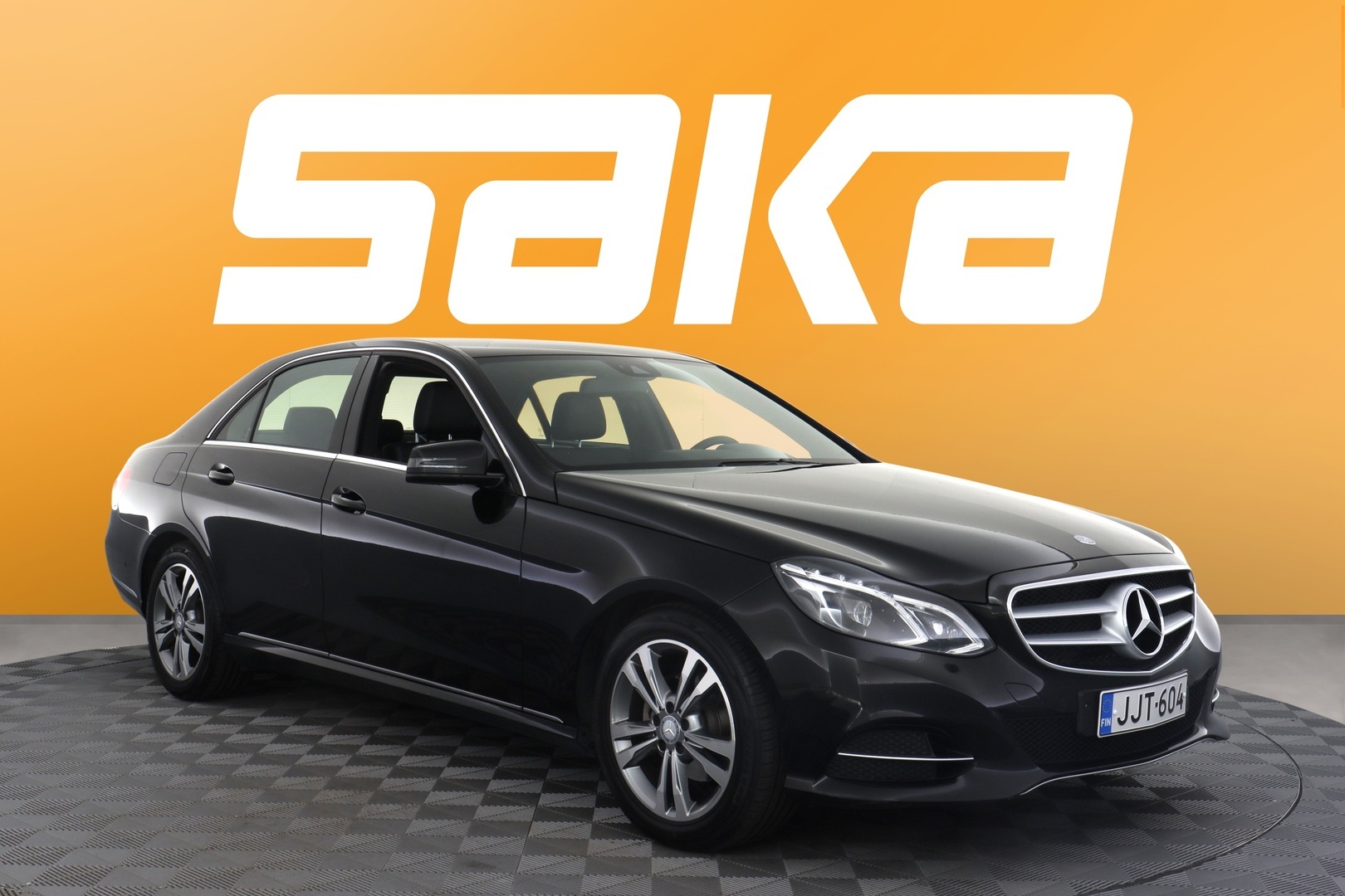 MERCEDES-BENZ E 2015
