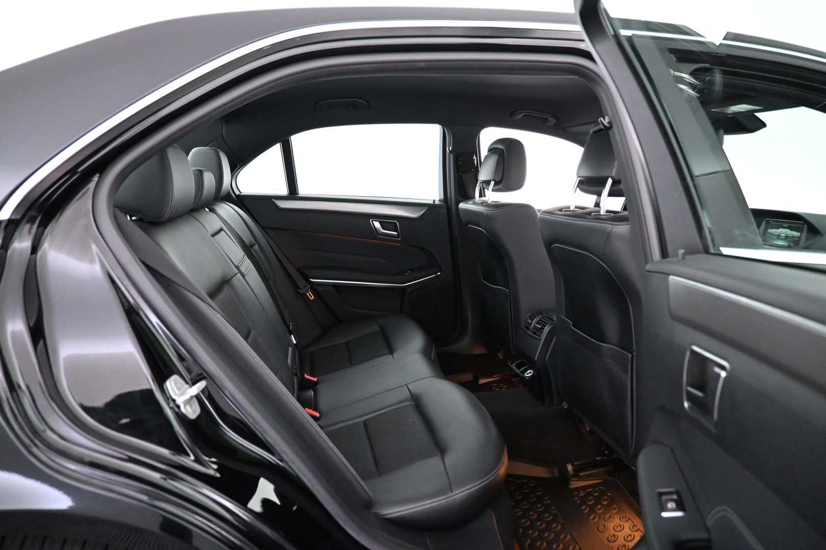 MERCEDES-BENZ E 2015