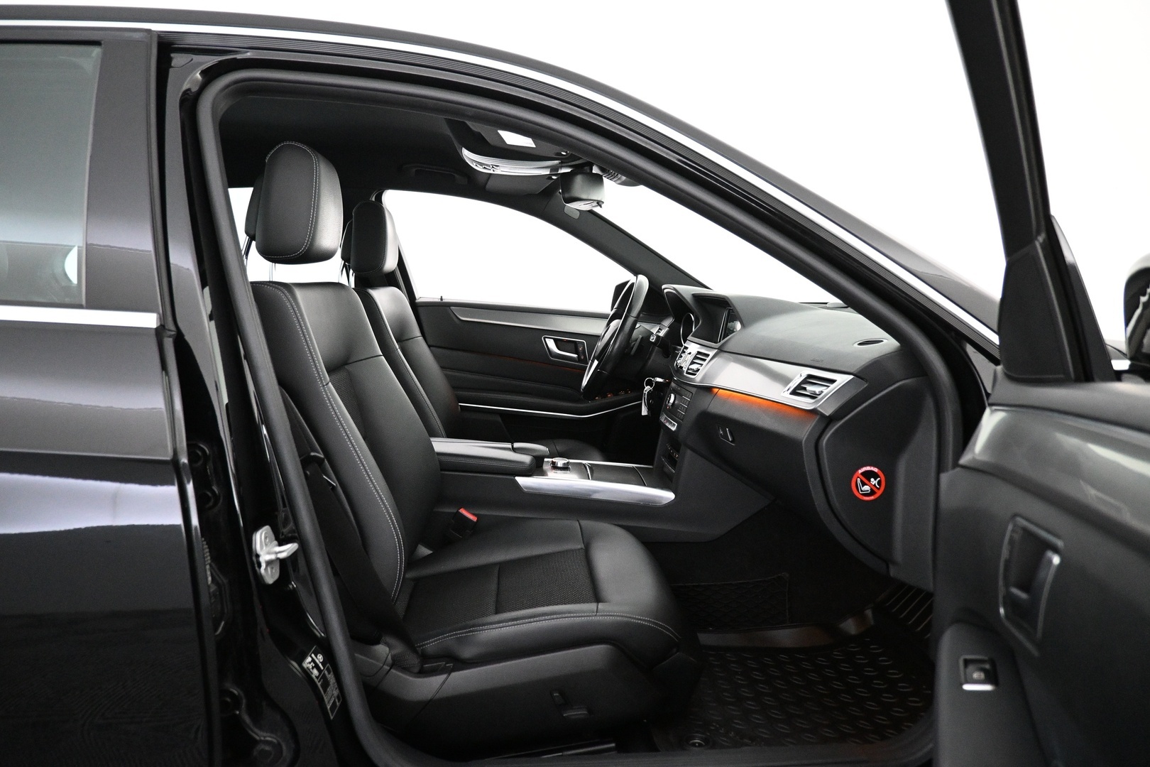MERCEDES-BENZ E 2015