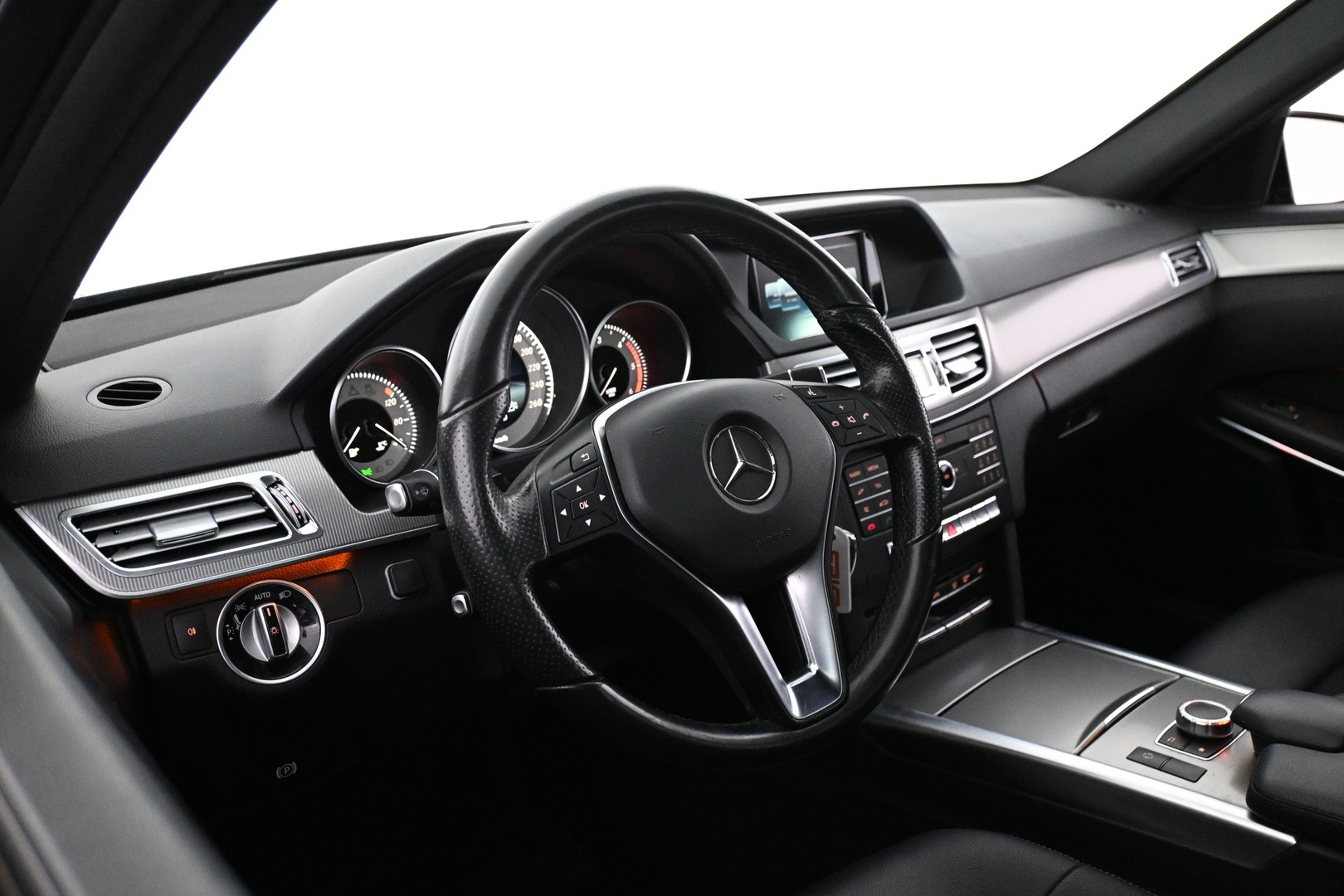 MERCEDES-BENZ E 2015