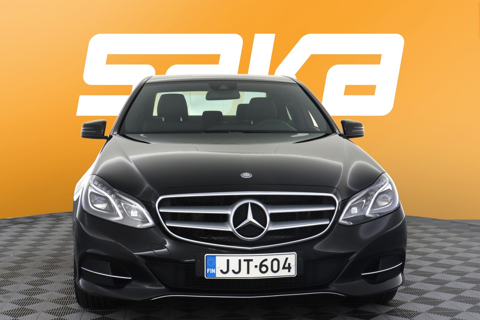 MERCEDES-BENZ E 2015