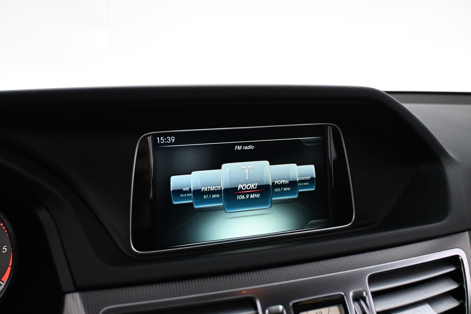 MERCEDES-BENZ E 2015