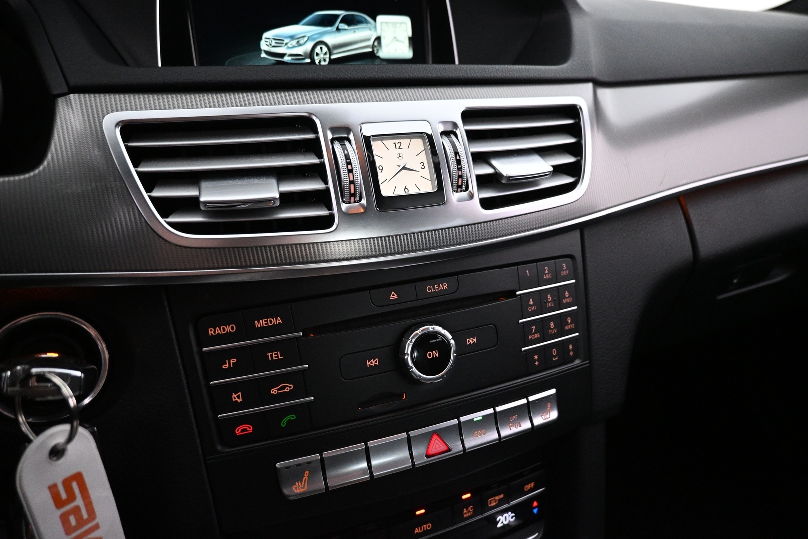 MERCEDES-BENZ E 2015